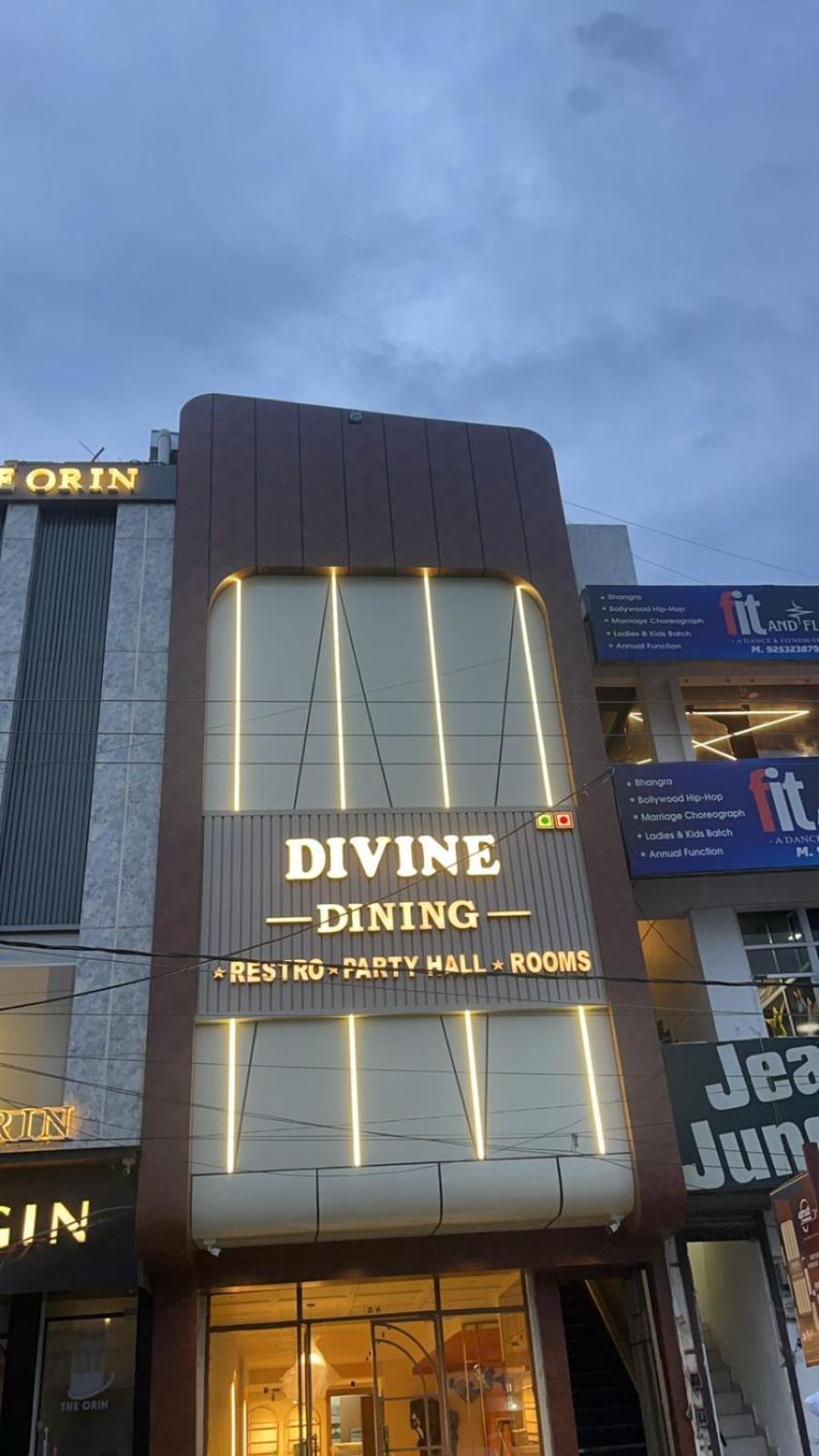 Divine Hotel Karnāl Esterno foto